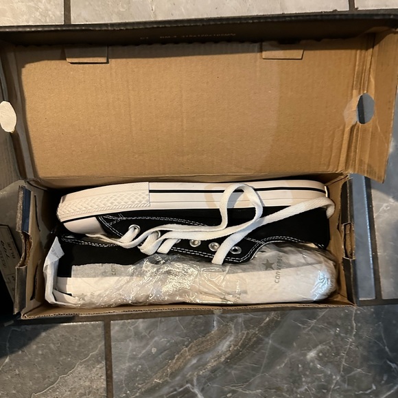 Shoes - Picture 2 of 4